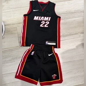 Nike youth Black Miami Heat #22 BUTLER Jersey and Shorts Set